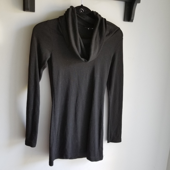 🧥 BLACK COWL NECK TOP